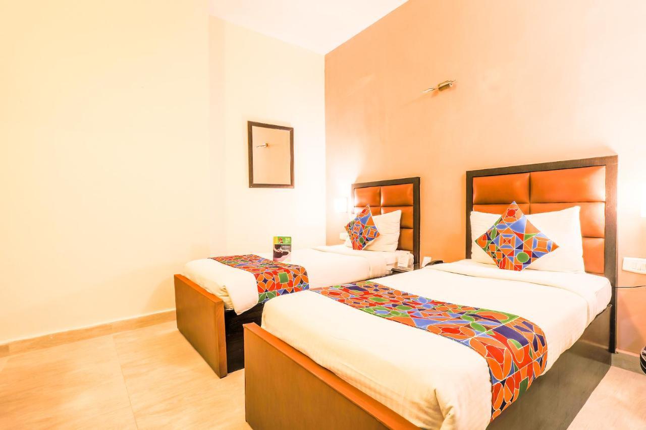 Fabhotel Conclave Boutique Нью-Дели Экстерьер фото